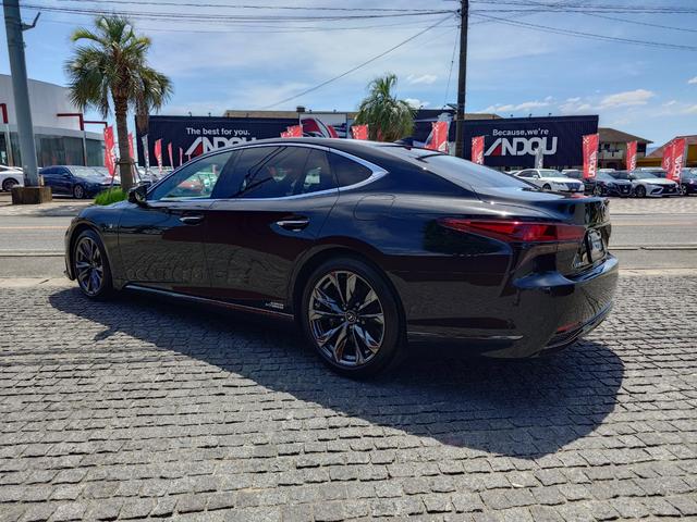 ＬＳ ＬＳ５００ｈ　Ｆスポーツ　純正ナビマルチ・マークレビンソン・白黒ハーフレザーエアーシート・パノラミックビューモニター・三眼ＬＥＤライト・オートハイビーム・パーキングアシスト・パワートランク・純正２０ＡＷ・デジタルインナーミラー（5枚目）