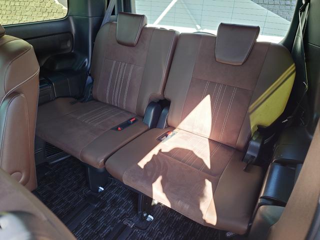 エスクァイア ハイブリッドＧｉ　プレミアムパッケージ　モデリスタエアロ・純正１０インチナビ・フリップダウンモニター・パワーバックドア・ハーフレザーシート・シートヒーター・両側オートスライドドア・プリクラッシュセーフティ・ＬＤＡ・オートクルーズ（25枚目）