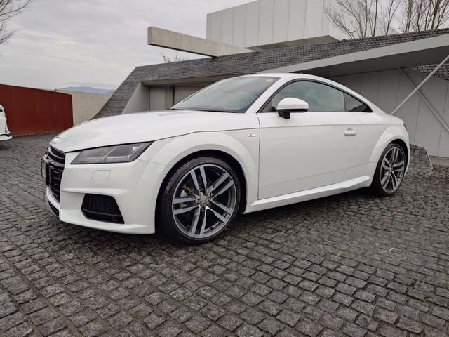 ＴＴクーペ ２．０ＴＦＳＩ　Ｓラインパッケージ　純正ナビ＆地デジ・バーチャルコックピット・オプション１９ＡＷ・ハーフレザーシート・ＬＥＤライト・パドルシフト・アドバンスドキー・ＥＴＣ（3枚目）