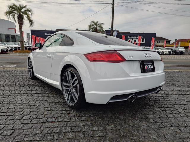 ＴＴクーペ ２．０ＴＦＳＩ　Ｓラインパッケージ　純正ナビ＆地デジ・バーチャルコックピット・オプション１９ＡＷ・ハーフレザーシート・ＬＥＤライト・パドルシフト・アドバンスドキー・ＥＴＣ（4枚目）