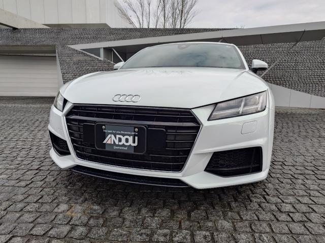 ＴＴクーペ ２．０ＴＦＳＩ　Ｓラインパッケージ　純正ナビ＆地デジ・バーチャルコックピット・オプション１９ＡＷ・ハーフレザーシート・ＬＥＤライト・パドルシフト・アドバンスドキー・ＥＴＣ（7枚目）