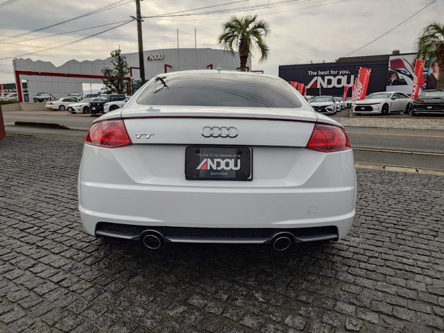 ＴＴクーペ ２．０ＴＦＳＩ　Ｓラインパッケージ　純正ナビ＆地デジ・バーチャルコックピット・オプション１９ＡＷ・ハーフレザーシート・ＬＥＤライト・パドルシフト・アドバンスドキー・ＥＴＣ（8枚目）