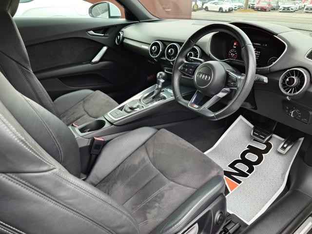 ＴＴクーペ ２．０ＴＦＳＩ　Ｓラインパッケージ　純正ナビ＆地デジ・バーチャルコックピット・オプション１９ＡＷ・ハーフレザーシート・ＬＥＤライト・パドルシフト・アドバンスドキー・ＥＴＣ（12枚目）