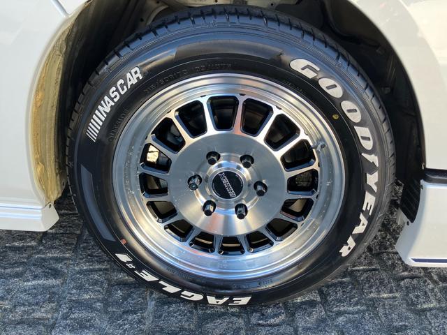 ハイエースバン 　社外８インチナビ＆地デジ・バックモニター・社外エアロ・社外１７ＡＷ・ＬＥＤライト・スマートキー・シートカバー・ＥＴＣ・コンビハンドル・社外テールレンズ・エアバッグ・ＡＢＳ（9枚目）