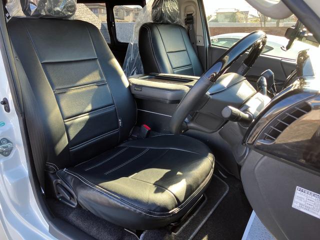 ハイエースバン 　社外８インチナビ＆地デジ・バックモニター・社外エアロ・社外１７ＡＷ・ＬＥＤライト・スマートキー・シートカバー・ＥＴＣ・コンビハンドル・社外テールレンズ・エアバッグ・ＡＢＳ（13枚目）