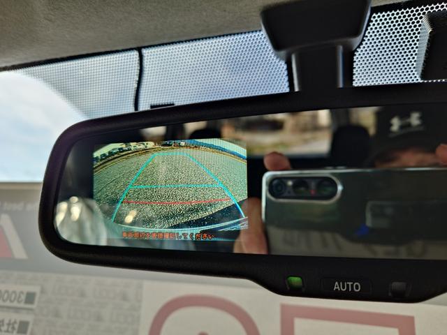 ハイエースバン 　社外８インチナビ＆地デジ・バックモニター・社外エアロ・社外１７ＡＷ・ＬＥＤライト・スマートキー・シートカバー・ＥＴＣ・コンビハンドル・社外テールレンズ・エアバッグ・ＡＢＳ（16枚目）