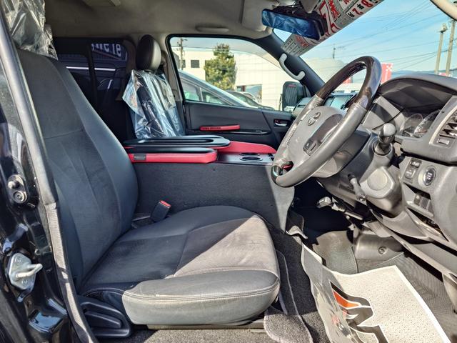 ハイエースバン スーパーＧＬ　ダークプライムＩＩ　ナビ＆地デジ・バックモニター・ＬＥＤライト・オートハイビーム・プリクラッシュセーフティ・ＬＤＡ・スマートキー・ＥＴＣ・ハーフレザーシート・フォグ・エアバッグ・ＡＢＳ（11枚目）