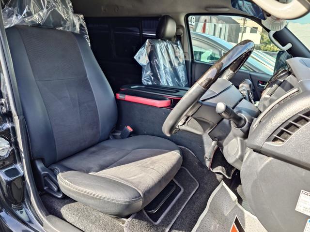 ハイエースバン スーパーＧＬ　ダークプライムＩＩ　ナビ＆地デジ・バックモニター・ＬＥＤライト・オートハイビーム・プリクラッシュセーフティ・ＬＤＡ・スマートキー・ＥＴＣ・ハーフレザーシート・フォグ・エアバッグ・ＡＢＳ（13枚目）