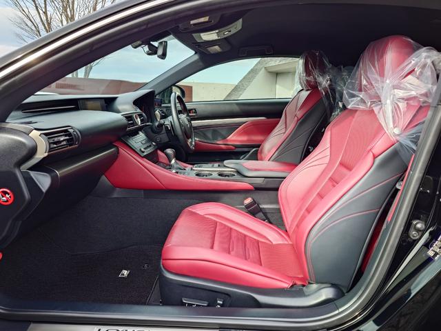 ＲＣ ＲＣ３００ｈ　Ｆスポーツ　純正ＳＤナビマルチ＆地デジ・バックモニター・赤革エアシート・三眼ＬＥＤライト・パドルシフト・オートクルーズ・ＢＳＭ・クリアランスソナー・純正１９インチアルミ・ローダウン・ウィンカーミラー（22枚目）