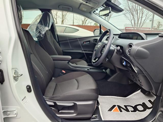 プリウス ＳセーフティプラスＩＩ（11枚目）