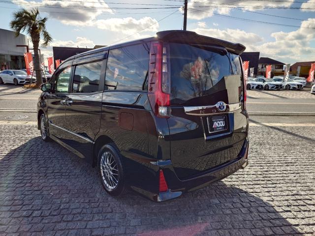 ノア ハイブリッドＳｉ　ダブルバイビー　純正１０インチナビ・両側オートスライドドア・純正１６ＡＷ・ＬＥＤライト・オートハイビーム・プリクラッシュセーフティ・ＬＤＡ・オートクルーズ・コーナーセンサー・ビルトインＥＴＣ・ハーフレザーシート（4枚目）