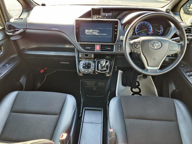 ノア ハイブリッドＳｉ　ダブルバイビー　純正１０インチナビ・両側オートスライドドア・純正１６ＡＷ・ＬＥＤライト・オートハイビーム・プリクラッシュセーフティ・ＬＤＡ・オートクルーズ・コーナーセンサー・ビルトインＥＴＣ・ハーフレザーシート（10枚目）