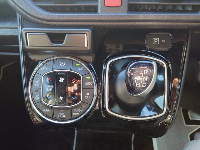 ノア ハイブリッドＳｉ　ダブルバイビー　純正１０インチナビ・両側オートスライドドア・純正１６ＡＷ・ＬＥＤライト・オートハイビーム・プリクラッシュセーフティ・ＬＤＡ・オートクルーズ・コーナーセンサー・ビルトインＥＴＣ・ハーフレザーシート（17枚目）