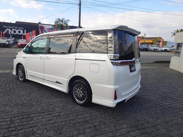 ヴォクシー ハイブリッドＺＳ（4枚目）