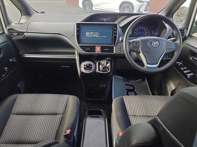 ヴォクシー ハイブリッドＺＳ（10枚目）