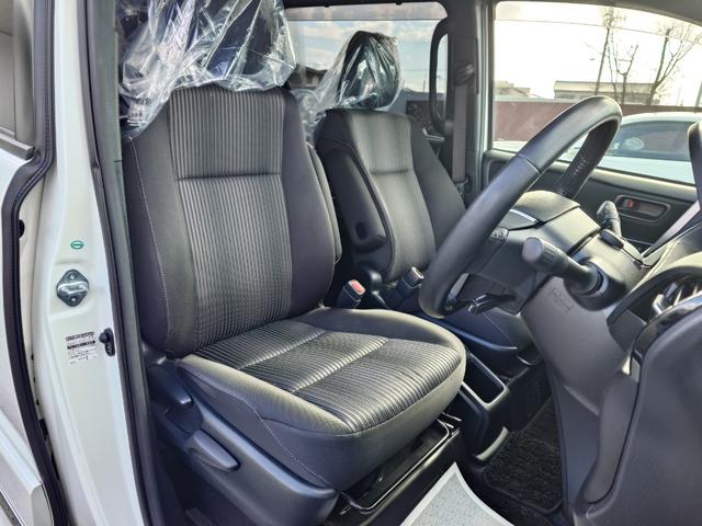 ヴォクシー ハイブリッドＺＳ（13枚目）