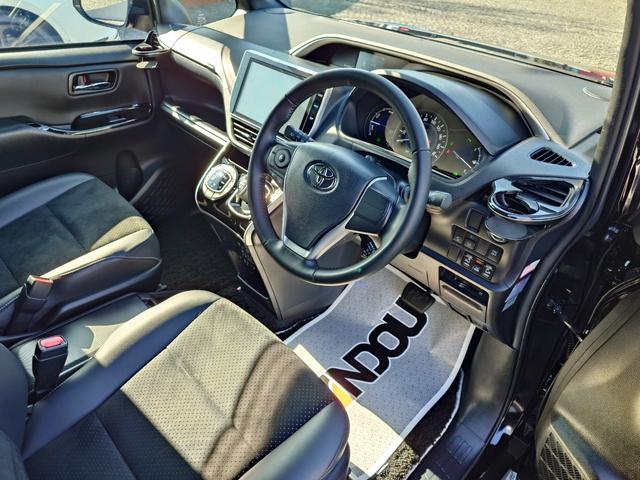 ヴォクシー ハイブリッドＺＳ　煌ＩＩＩ（11枚目）