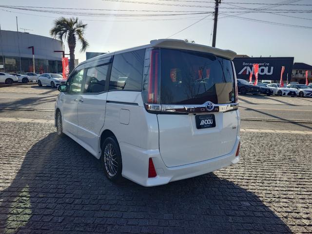 ノア ハイブリッドSi 純正10インチナビ・フリップダウンモニター・両側オートスライドドア・LEDライト・オートハイビーム・TRD Fエアロ・純正16AW・プリクラッシュセーフティ・LDA・オートクルーズ・ビルトインETC(5枚目)