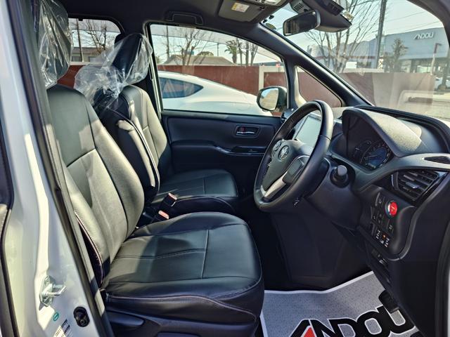 ノア ハイブリッドSi 純正10インチナビ・フリップダウンモニター・両側オートスライドドア・LEDライト・オートハイビーム・TRD Fエアロ・純正16AW・プリクラッシュセーフティ・LDA・オートクルーズ・ビルトインETC(11枚目)