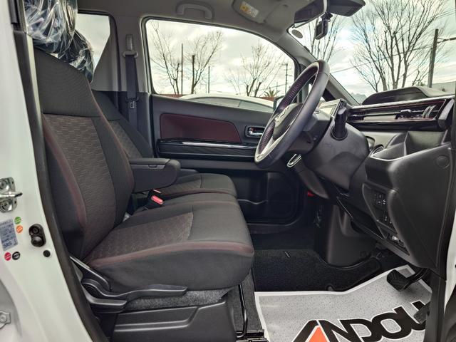 ワゴンRスティングレー ハイブリッドX(11枚目)