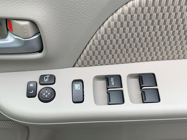 タウンボックス Ｇスペシャル　電動オートステップ（後席左側）／スライドドアイージークローザー（後席両側）／オートエアコン／オートライト／リアヒーター（足元）／シートヒーター（運転席）／ヒーテッドドアミラー／ＬＥＤヘッドライト（16枚目）