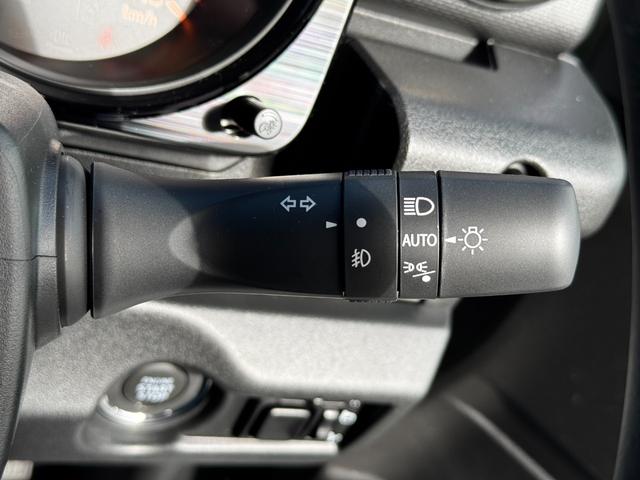 ジムニー ＸＣ　前席シートヒーター／ヒルディセントコントロール／プッシュスタートボタン／パートタイム４ＷＤ／アイドリングストップ／マルチインフォメーションディスプレイ／本革巻ステアリング／ステアリングリモコン（14枚目）