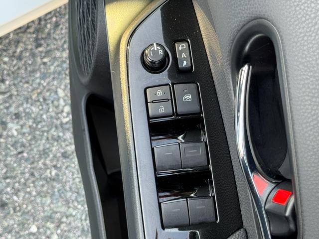 プリウス Ｓツーリングセレクション　カロッツェリアナビ（フルセグＴＶ・ＣＤ・ＤＶＤ・Ｂｌｕｅｔｏｏｔｈ・ミュージックサーバー）ＥＴＣ／スマートキー２個／シートヒーター／フォグランプ／ＬＥＤライト／ステアリングスイッチ／バックカメラ（10枚目）