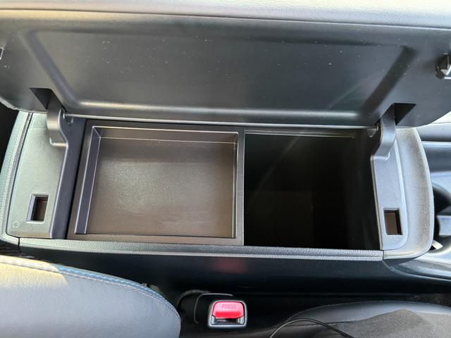 プリウス Ｓツーリングセレクション　カロッツェリアナビ（フルセグＴＶ・ＣＤ・ＤＶＤ・Ｂｌｕｅｔｏｏｔｈ・ミュージックサーバー）ＥＴＣ／スマートキー２個／シートヒーター／フォグランプ／ＬＥＤライト／ステアリングスイッチ／バックカメラ（26枚目）