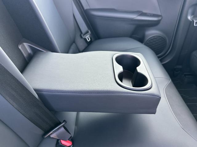 プリウス Ｓツーリングセレクション　カロッツェリアナビ（フルセグＴＶ・ＣＤ・ＤＶＤ・Ｂｌｕｅｔｏｏｔｈ・ミュージックサーバー）ＥＴＣ／スマートキー２個／シートヒーター／フォグランプ／ＬＥＤライト／ステアリングスイッチ／バックカメラ（32枚目）