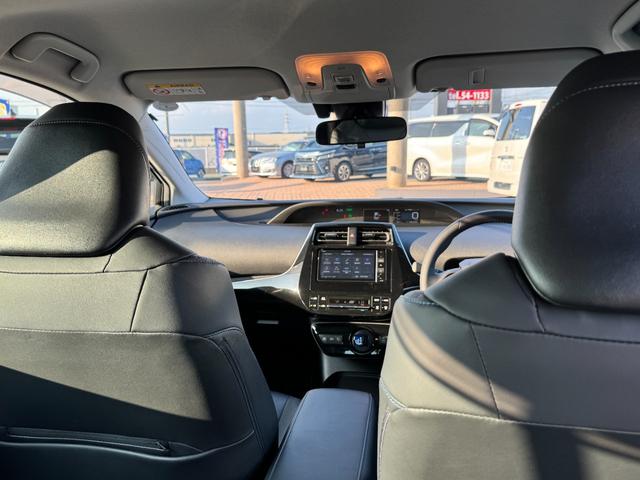 プリウス Ｓツーリングセレクション　カロッツェリアナビ（フルセグＴＶ・ＣＤ・ＤＶＤ・Ｂｌｕｅｔｏｏｔｈ・ミュージックサーバー）ＥＴＣ／スマートキー２個／シートヒーター／フォグランプ／ＬＥＤライト／ステアリングスイッチ／バックカメラ（33枚目）