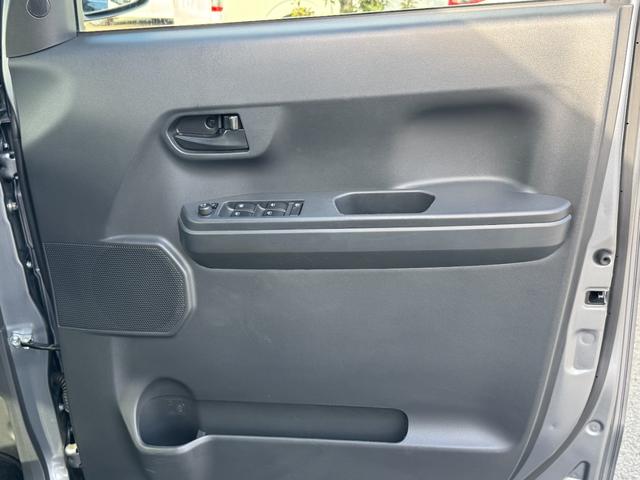 ピクシスメガ L SAIII トヨタ純正ナビ(Bluetooth・AM・FM)オートハイビーム/アイドリングストップ/ETC/両側パワースライドドア/後席ロールサンシェード/ステアリングスイッチ/オート格納ドアミラー/フォグランプ(9枚目)