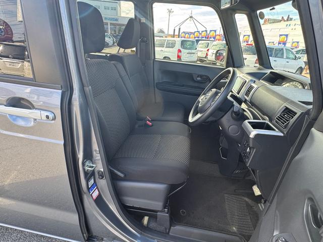 ピクシスメガ L SAIII トヨタ純正ナビ(Bluetooth・AM・FM)オートハイビーム/アイドリングストップ/ETC/両側パワースライドドア/後席ロールサンシェード/ステアリングスイッチ/オート格納ドアミラー/フォグランプ(12枚目)