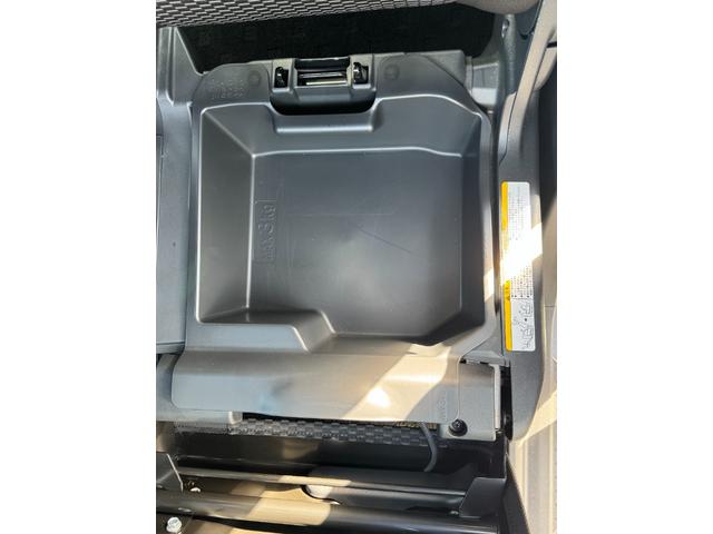 ピクシスメガ L SAIII トヨタ純正ナビ(Bluetooth・AM・FM)オートハイビーム/アイドリングストップ/ETC/両側パワースライドドア/後席ロールサンシェード/ステアリングスイッチ/オート格納ドアミラー/フォグランプ(40枚目)