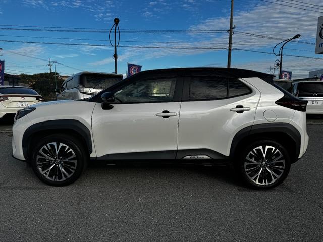 ヤリスクロス ハイブリッドZ パノラミックビューM/BSM/ドラレコ前後/ETC/純正Dオーディオ(フルセグTV・AppleCarPlay・Bluetoot・ラジオ)/前席シートヒーター/LEDヘッドライト/オートハイビーム(8枚目)