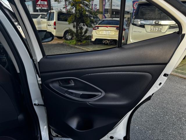 ヤリスクロス ハイブリッドZ パノラミックビューM/BSM/ドラレコ前後/ETC/純正Dオーディオ(フルセグTV・AppleCarPlay・Bluetoot・ラジオ)/前席シートヒーター/LEDヘッドライト/オートハイビーム(30枚目)