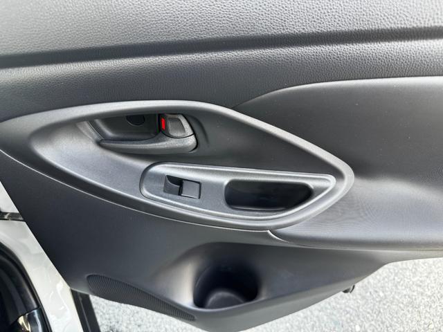 ヤリスクロス ハイブリッドZ パノラミックビューM/BSM/ドラレコ前後/ETC/純正Dオーディオ(フルセグTV・AppleCarPlay・Bluetoot・ラジオ)/前席シートヒーター/LEDヘッドライト/オートハイビーム(31枚目)