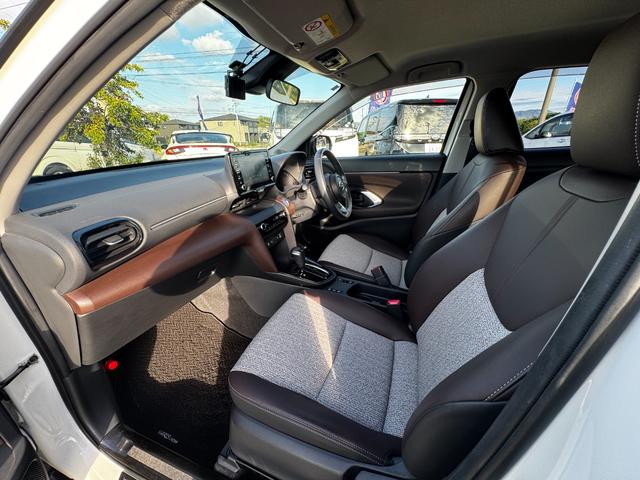 ヤリスクロス ハイブリッドZ パノラミックビューM/BSM/ドラレコ前後/ETC/純正Dオーディオ(フルセグTV・AppleCarPlay・Bluetoot・ラジオ)/前席シートヒーター/LEDヘッドライト/オートハイビーム(40枚目)