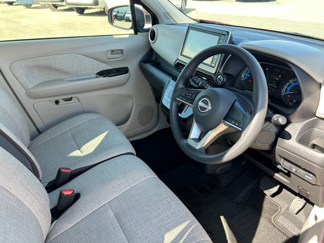 デイズ  日産純正ナビ(MM223D-LE)(フルセグ・BT・ラジオ・アラウンドビューモニター)ステアリングスイッチ/タッチパネルオートエアコン/ETC2.0/LEDヘッドライト//純正AW/スマートキー2個(11枚目)