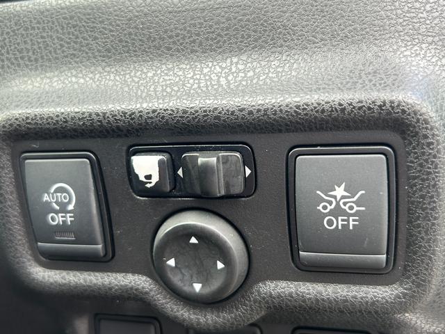 ノート X 純正ナビケーション(フルセグTV・BT・FM・AM・AUX・DVD・CD)/ETC/アラウンドビューモニター/デジタルインナーミラー/純正ドラレコ(前・後)/障害物センサー/衝突被害軽減ブレーキ(17枚目)