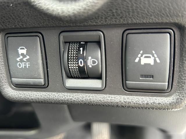 ノート X 純正ナビケーション(フルセグTV・BT・FM・AM・AUX・DVD・CD)/ETC/アラウンドビューモニター/デジタルインナーミラー/純正ドラレコ(前・後)/障害物センサー/衝突被害軽減ブレーキ(18枚目)