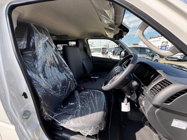 ハイエースバン ロングＤＸ　ＧＬパッケージ　パノラミックビューモニターカメラ付き／ステアリングスイッチ／デジタルインナーミラー／オートライト／オートハイビーム／ＬＥＤヘッドライト／ＡＣ１００Ｗ電源／リアクーラー／リアヒーター／電格ミラー（11枚目）