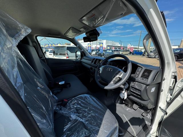 ハイエースバン ロングＤＸ　ＧＬパッケージ　パノラミックビューモニターカメラ付き／ステアリングスイッチ／デジタルインナーミラー／オートライト／オートハイビーム／ＬＥＤヘッドライト／ＡＣ１００Ｗ電源／リアクーラー／リアヒーター／電格ミラー（12枚目）