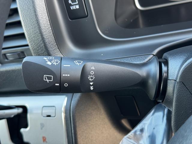 ハイエースバン ロングＤＸ　ＧＬパッケージ　パノラミックビューモニターカメラ付き／ステアリングスイッチ／デジタルインナーミラー／オートライト／オートハイビーム／ＬＥＤヘッドライト／ＡＣ１００Ｗ電源／リアクーラー／リアヒーター／電格ミラー（14枚目）