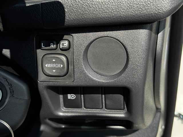 ハイエースバン ロングＤＸ　ＧＬパッケージ　パノラミックビューモニターカメラ付き／ステアリングスイッチ／デジタルインナーミラー／オートライト／オートハイビーム／ＬＥＤヘッドライト／ＡＣ１００Ｗ電源／リアクーラー／リアヒーター／電格ミラー（18枚目）