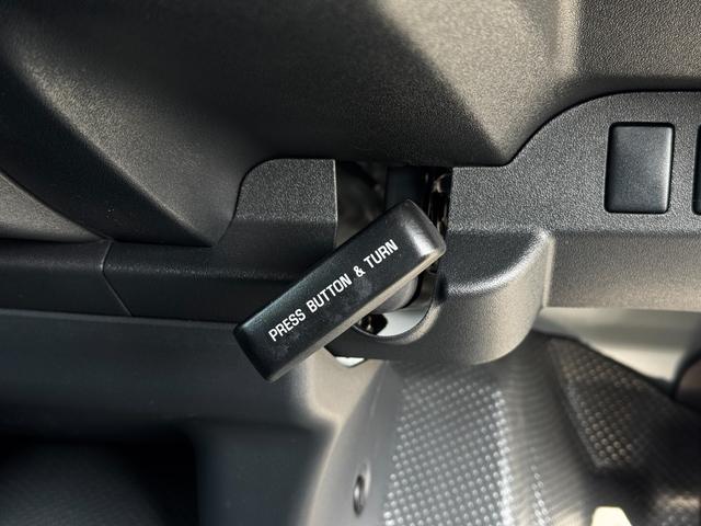 ハイエースバン ロングＤＸ　ＧＬパッケージ　パノラミックビューモニターカメラ付き／ステアリングスイッチ／デジタルインナーミラー／オートライト／オートハイビーム／ＬＥＤヘッドライト／ＡＣ１００Ｗ電源／リアクーラー／リアヒーター／電格ミラー（24枚目）