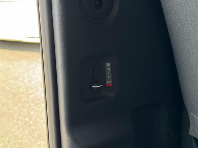 ハイエースバン ロングＤＸ　ＧＬパッケージ　パノラミックビューモニターカメラ付き／ステアリングスイッチ／デジタルインナーミラー／オートライト／オートハイビーム／ＬＥＤヘッドライト／ＡＣ１００Ｗ電源／リアクーラー／リアヒーター／電格ミラー（34枚目）