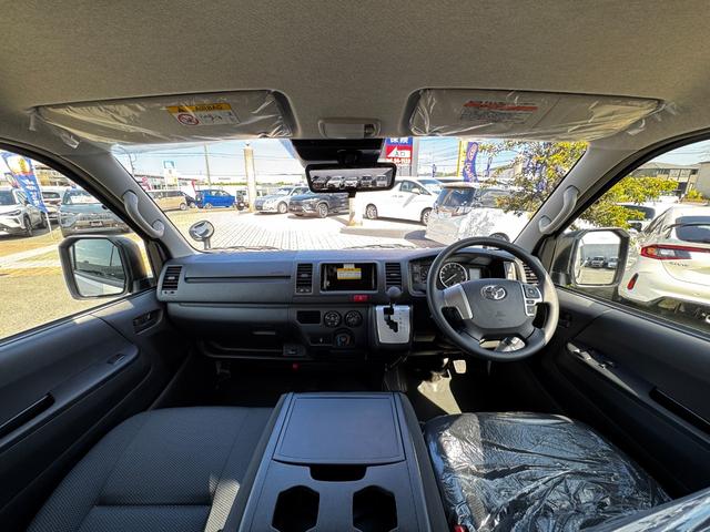 ハイエースバン ロングＤＸ　ＧＬパッケージ　パノラミックビューモニターカメラ付き／ステアリングスイッチ／デジタルインナーミラー／オートライト／オートハイビーム／ＬＥＤヘッドライト／ＡＣ１００Ｗ電源／リアクーラー／リアヒーター／電格ミラー（35枚目）