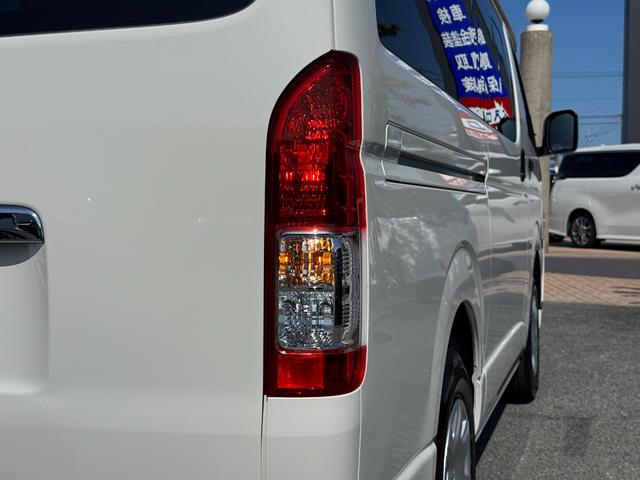 ハイエースバン ロングＤＸ　ＧＬパッケージ　パノラミックビューモニターカメラ付き／ステアリングスイッチ／デジタルインナーミラー／オートライト／オートハイビーム／ＬＥＤヘッドライト／ＡＣ１００Ｗ電源／リアクーラー／リアヒーター／電格ミラー（43枚目）