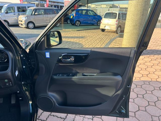 N-ONE プレミアムツアラーSSネオクラシックレーサーパッケジ ギャザス7インチメモリーナビ(フルセグTV・CD・DVD・ラジオ・BT)/前席シートヒーター/ETC/専用装備(ボンネットストライプ・チェッカーデカール/15インチAW・タンカラーコンビシート)(9枚目)