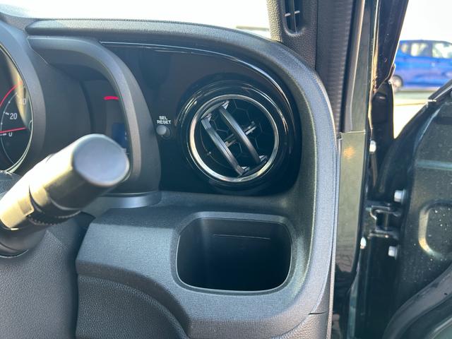 N-ONE プレミアムツアラーSSネオクラシックレーサーパッケジ ギャザス7インチメモリーナビ(フルセグTV・CD・DVD・ラジオ・BT)/前席シートヒーター/ETC/専用装備(ボンネットストライプ・チェッカーデカール/15インチAW・タンカラーコンビシート)(19枚目)